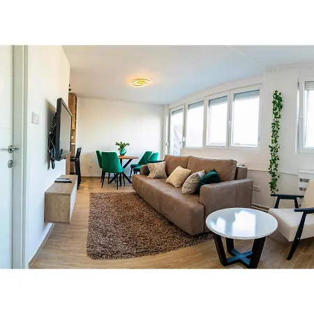 Sunny Nest * Βελιγράδι